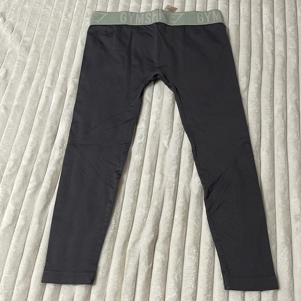 Gymshark Cropped Legging | Size Small - Picture 9 of 10